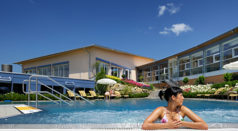 Am Pool 2