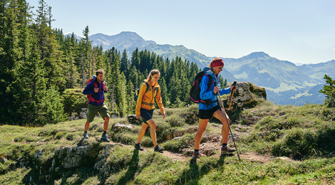 Wandern beim Liegstein in Au (c) Alex Kaiser - Bregenzerwald Tourismus